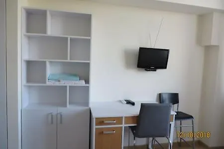 Smart-House Smart Kvartira S Kukhnei Vozle Metro. Kiev