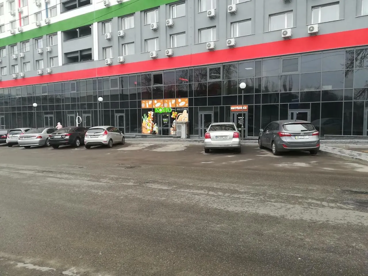 Smart-House Smart Kvartira S Kukhnei Vozle Metro. Kiev Ucraina
